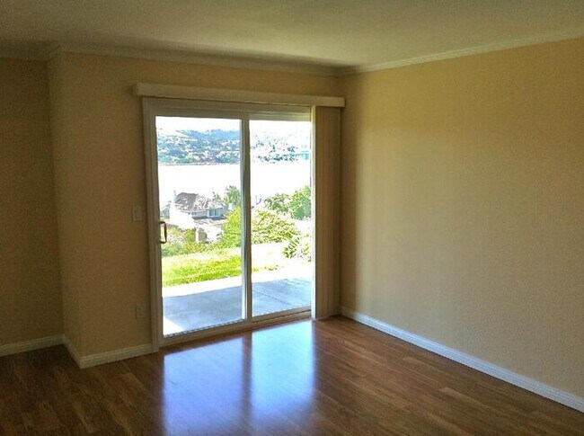 Foto del edificio - 2 bedroom 2 bathroom condo available in Gl...