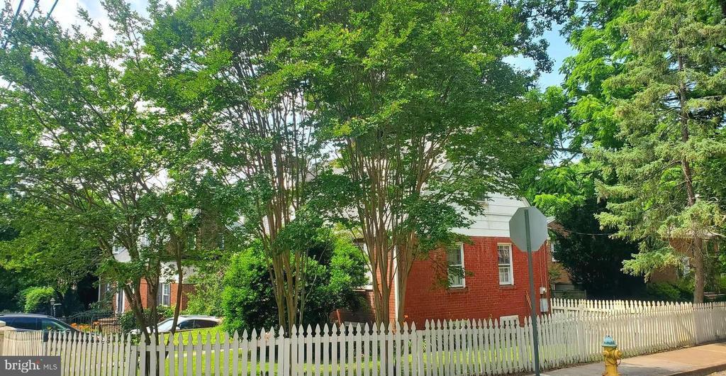 Primary Photo - 1018 N Harrison St