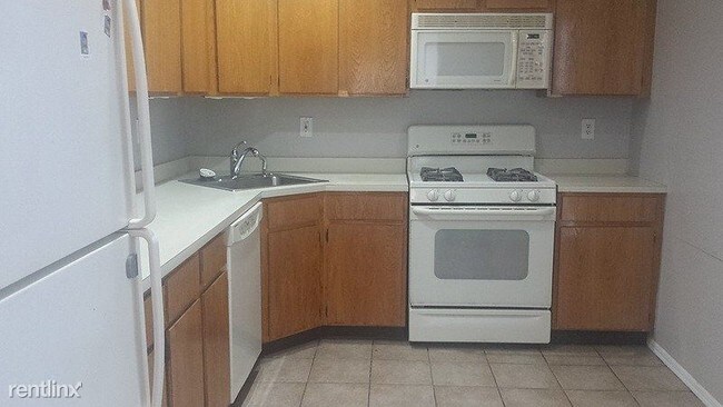 Building Photo - 2 br, 2.5 bath Townhome - 26 Clay Street 26