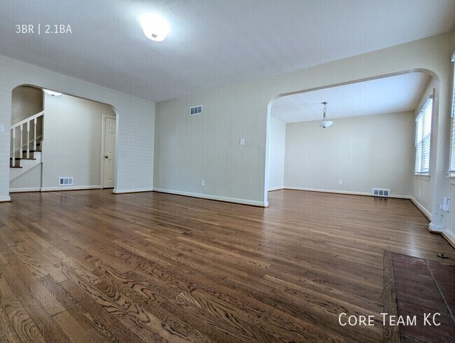 Foto del edificio - 629 E Meyer Blvd