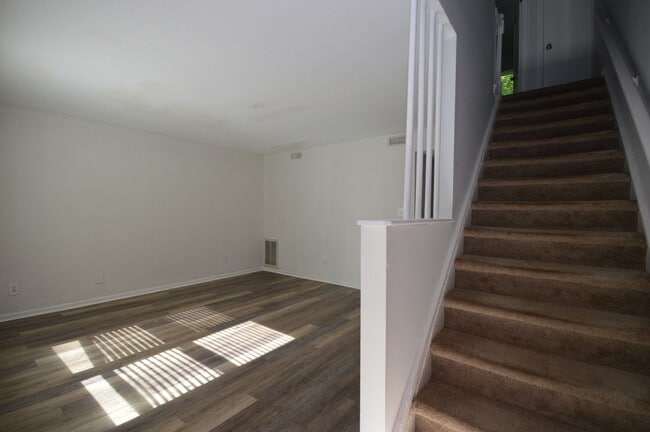 Building Photo - 1210 Carlton Ave, Raleigh, NC - Bev Robert...