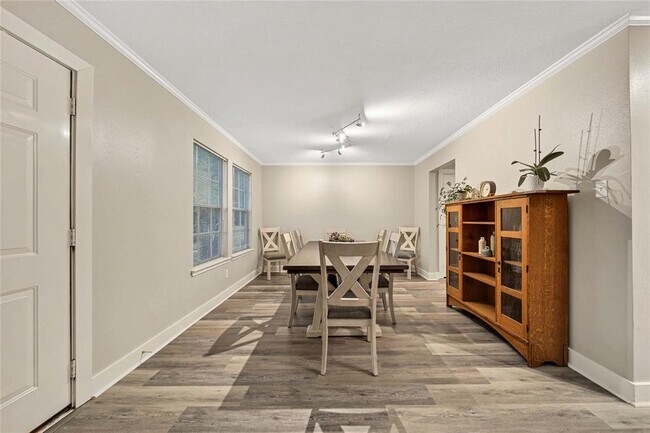 Foto del edificio - 6202 Spruce Bough Ct