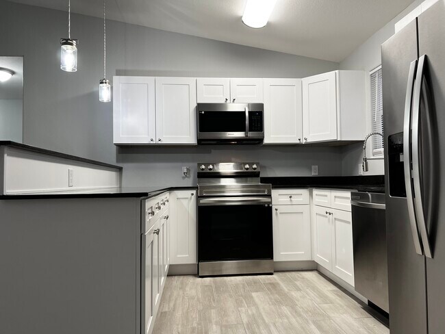 Kitchen - 224 White Eagle Trl