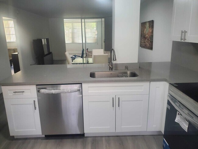 Foto del edificio - 445 NE 195th St