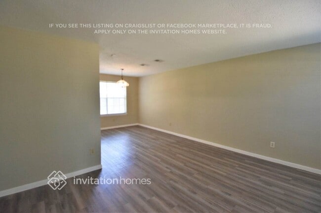 Building Photo - 16011 Sweetwater Creek Dr