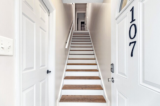 Foto del edificio - 107 Rystan Pl