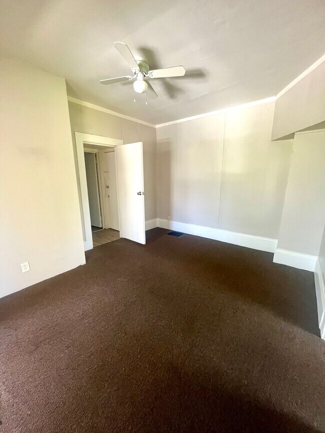 Foto del edificio - 808 7th St NW