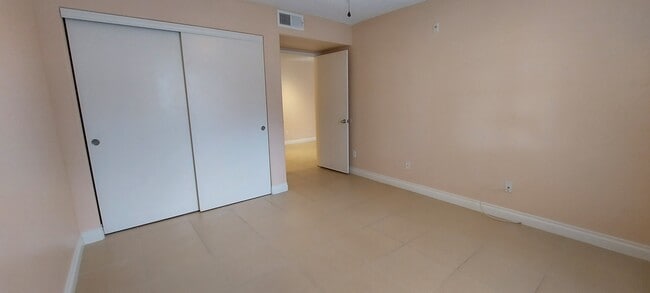 Foto del edificio - 230 Mission Newport Ln