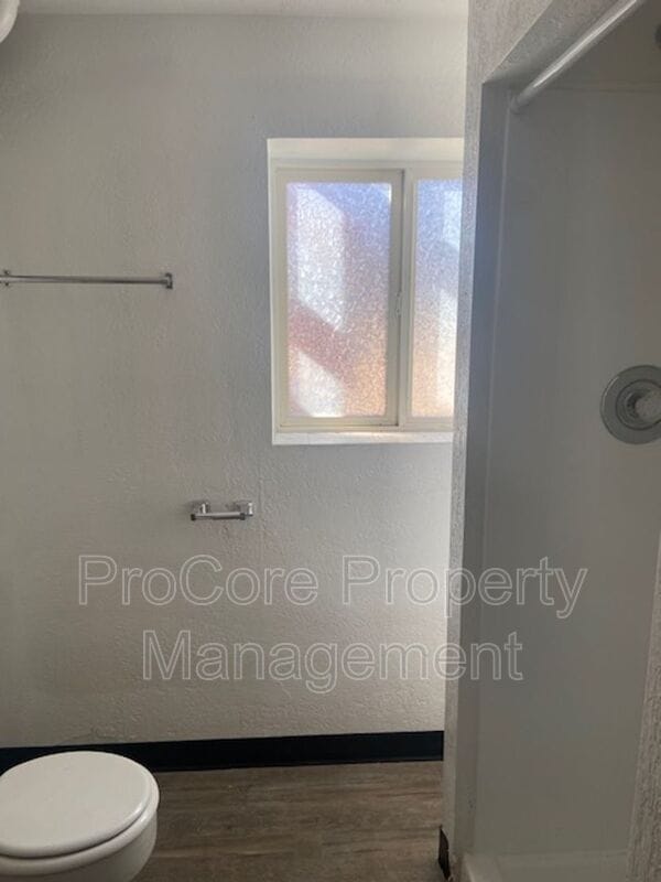 Building Photo - 1625 E Bentley Dr