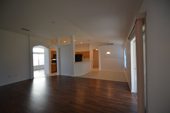 Building Photo - "Spacious 4-Bedroom Oasis with 3 Full Bath...