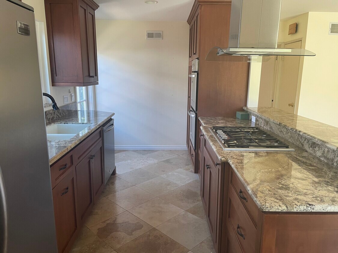 Kitchen - 4296 Mount Hukee Ave