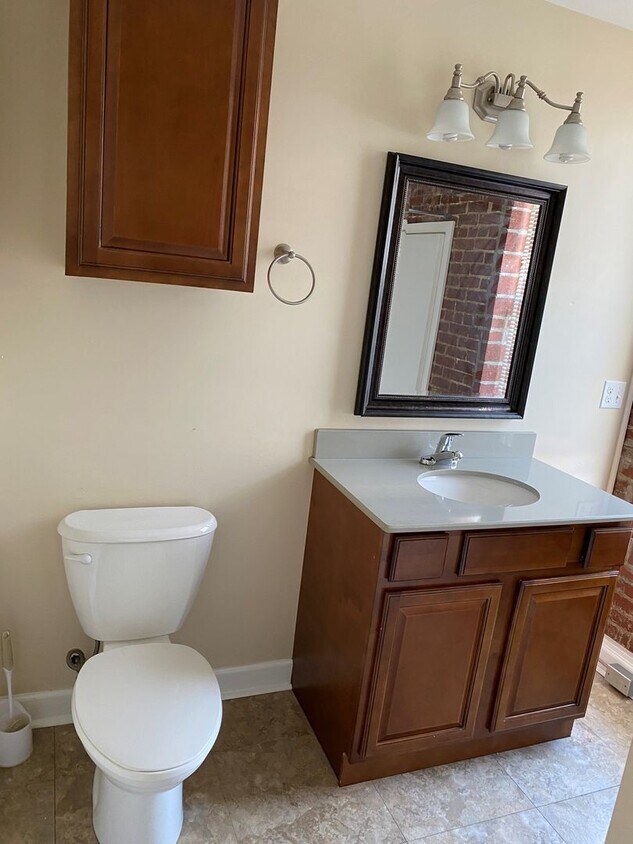Foto del edificio - One Bedroom Loft Apartment Available in Hi...