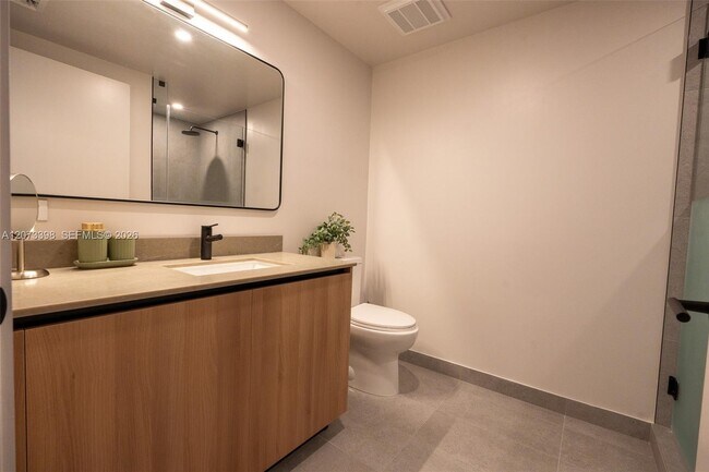Foto del edificio - 121 NE 5th St