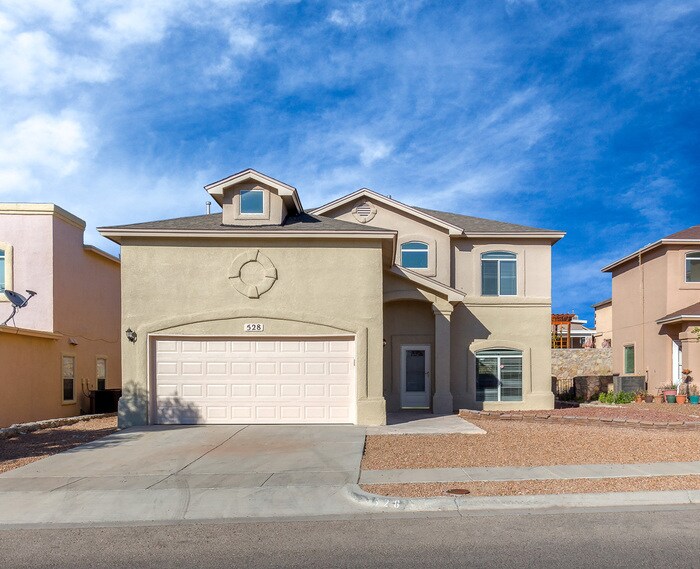 Exquisite TwoStory Home in Horizon City, House for Rent in El