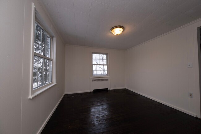 Building Photo - 956 Jefferson Dr