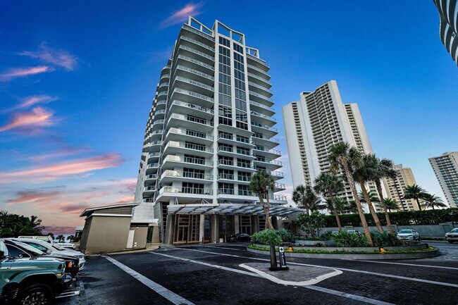 Foto del edificio - 3100 N Ocean Dr