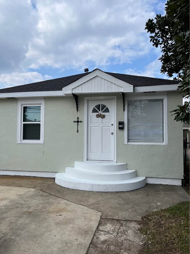 Foto del edificio - 648 Ave H