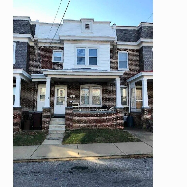 Building Photo - 410 W 26th St