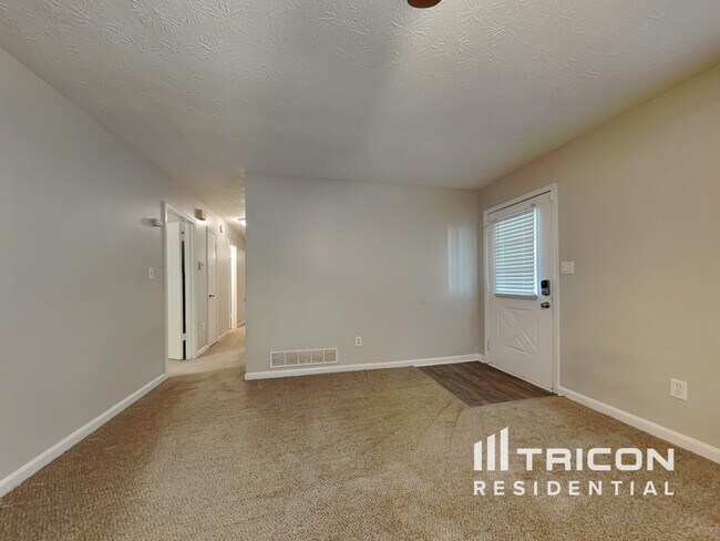 Foto del edificio - 123 Indian Hills Dr