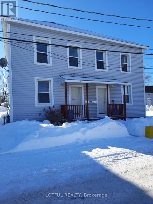 Primary Photo - 58 Victoria Ave