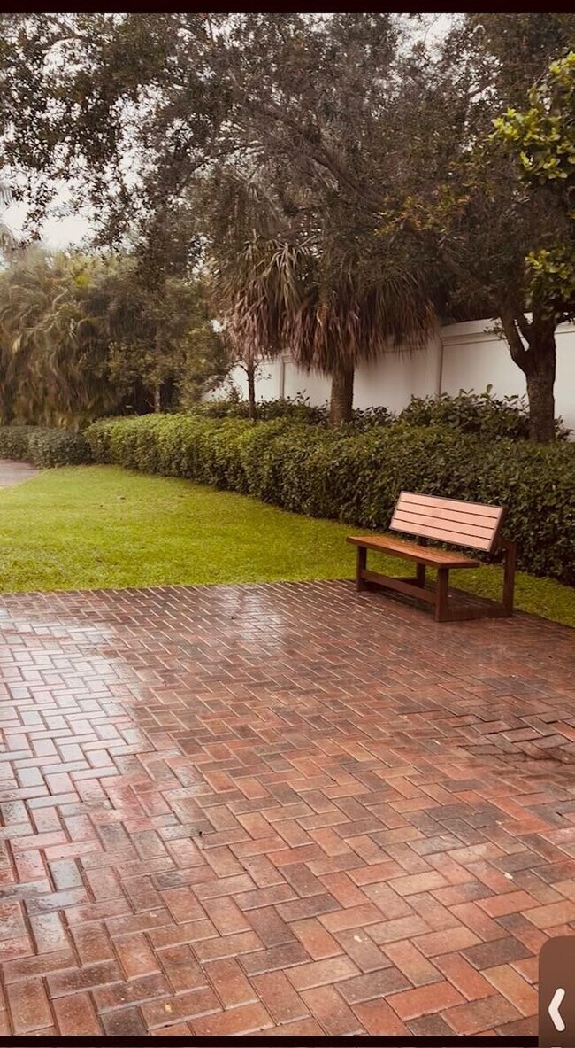 Foto del edificio - 3909 NW 82nd Dr