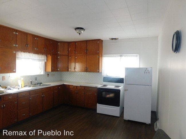 Building Photo - 2 br, 1 bath House - 1514 E. 12TH ST.