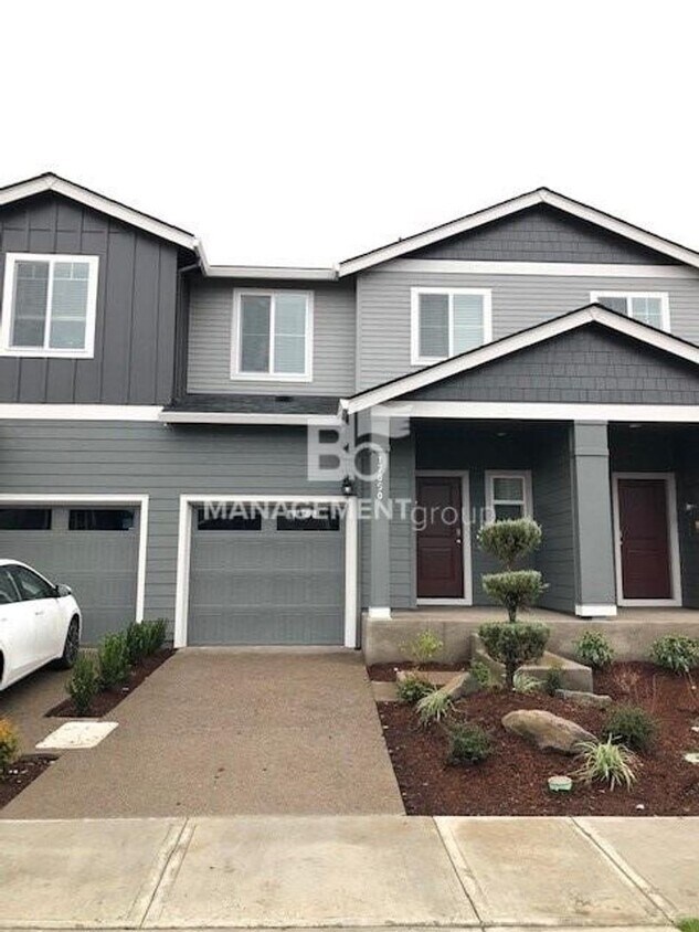 Primary Photo - Newer Happy Valley Home! Hardwoods, Stainl...