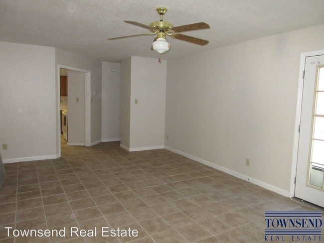 Building Photo - 3 br, 2 bath House - 1112 Hoke Loop