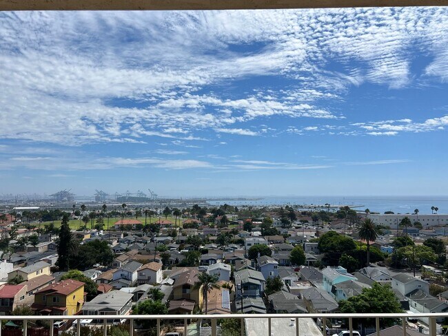 Foto del edificio - 2702 S Peck Ave