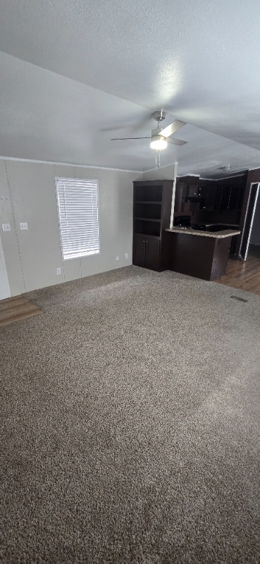 Building Photo - 1120 N Vista Dr