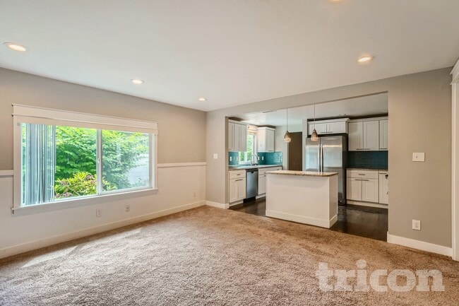 Foto del edificio - 711 Le-Lou-Wa Pl NE