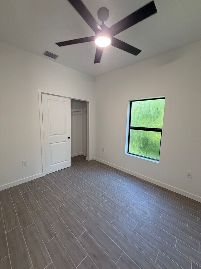 Foto del edificio - 2103 Redmond St