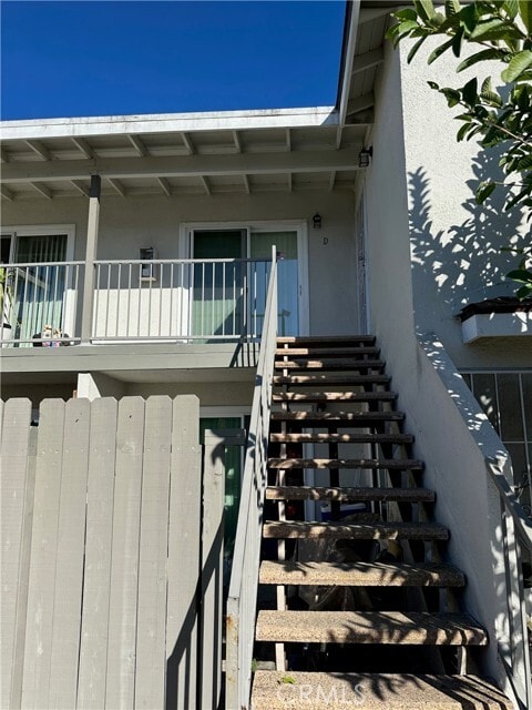 Building Photo - 1033 Mission Dr