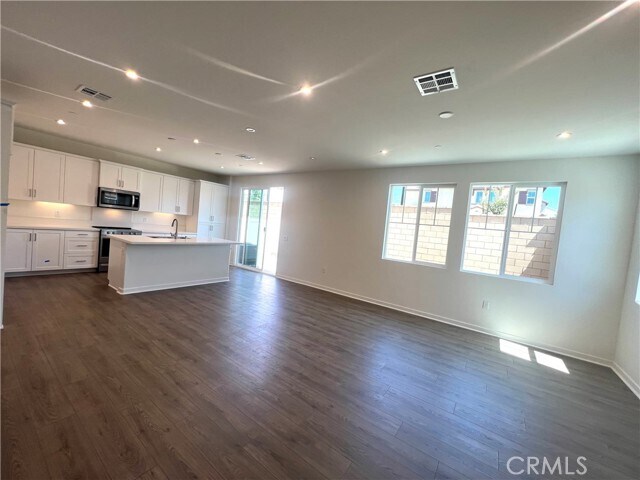 Foto del edificio - 16036 Olivas Ln