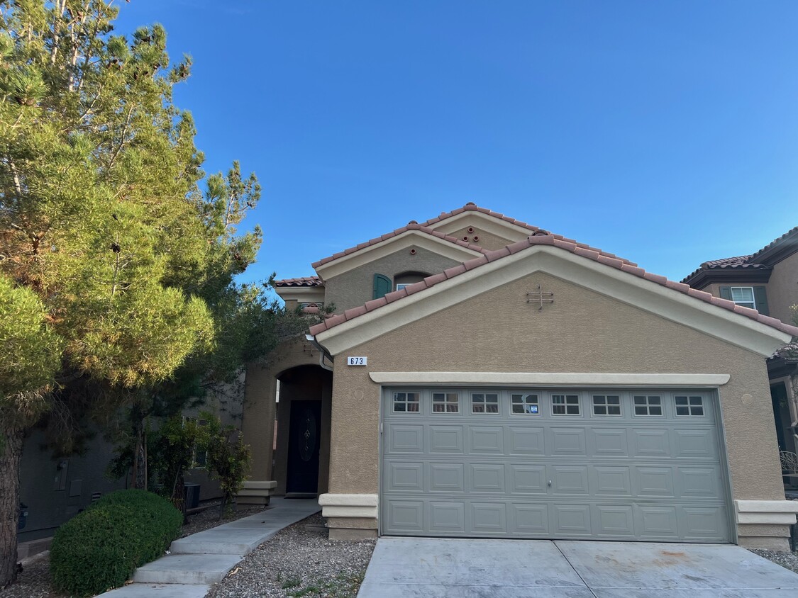 Foto principal - 673 Chepstow Ave