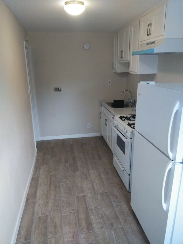 53 Planz Rd, Bakersfield, CA 93304 Room for Rent in Bakersfield, CA