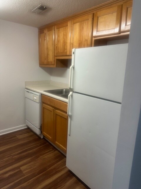 Foto del edificio - Castlewood Apartments