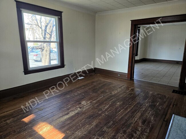 Building Photo - 121 N Granger St