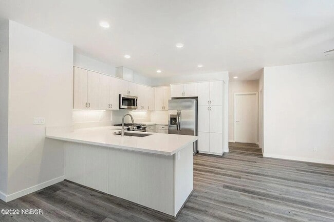 Foto del edificio - 80 Old Mission Dr