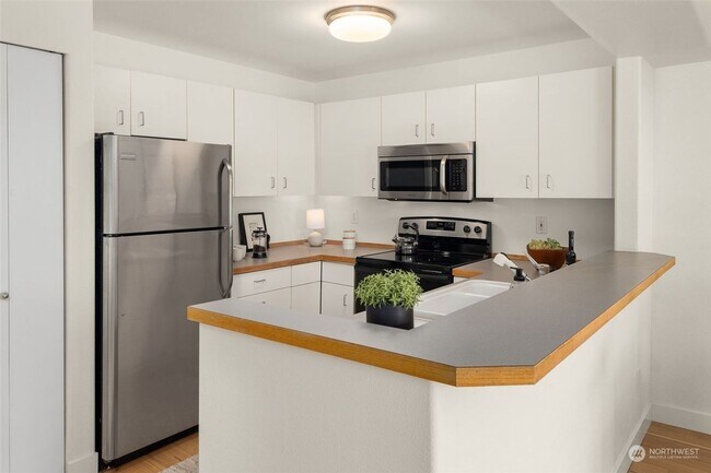 Foto del edificio - West Seattle Updated 1bed 1bath condo on C...