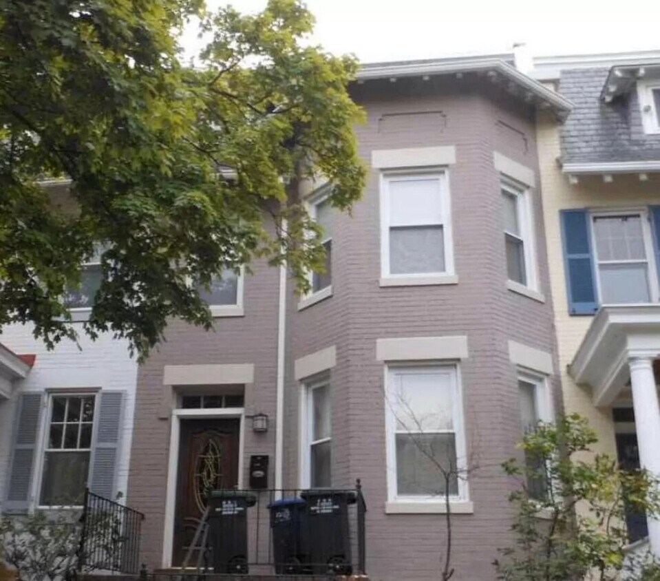 Primary Photo - 615 Lexington Pl NE