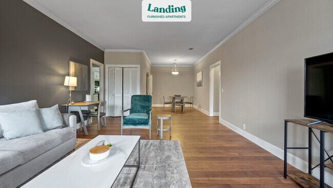 Foto del edificio - 4141 Woodlawn Dr