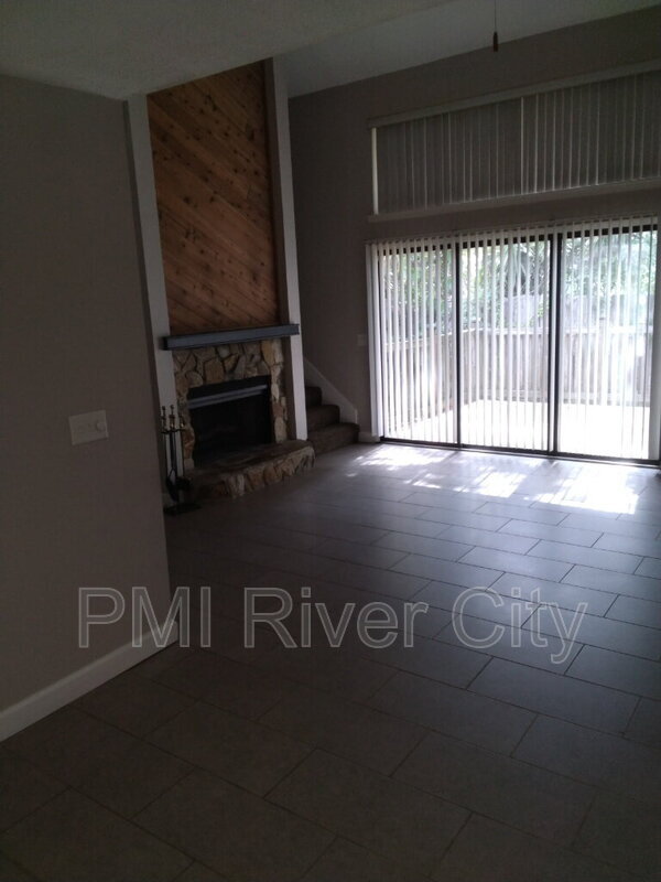 Foto del edificio - 1160 W Romaine Cir