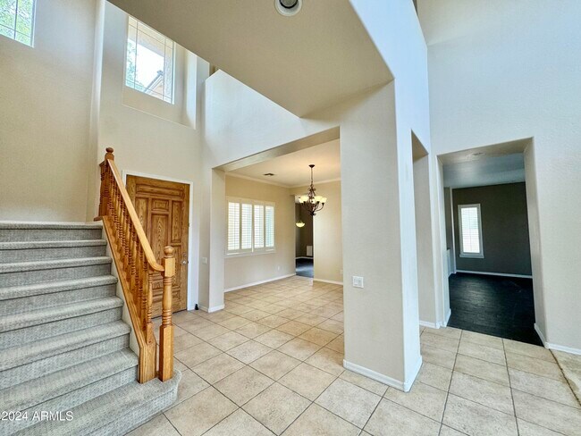 Building Photo - 642 E Torrey Pines Pl