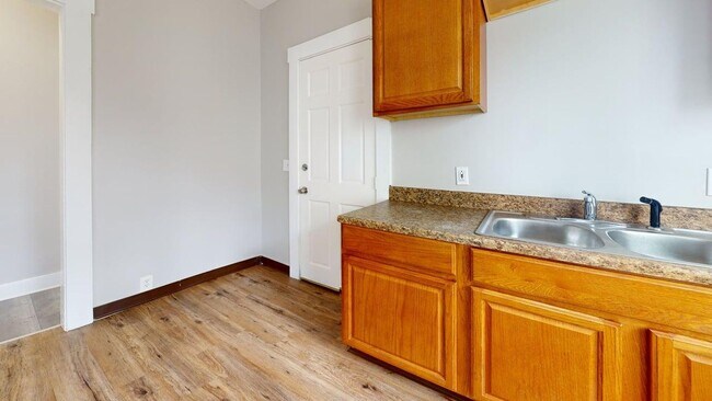 Foto del edificio - 3633 E 143rd St