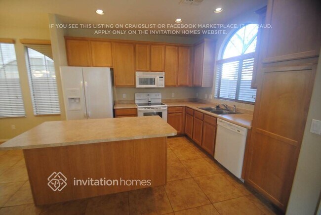 Building Photo - 3688 E Sundance Ave