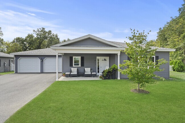 Building Photo - 24 Dogwood Dr