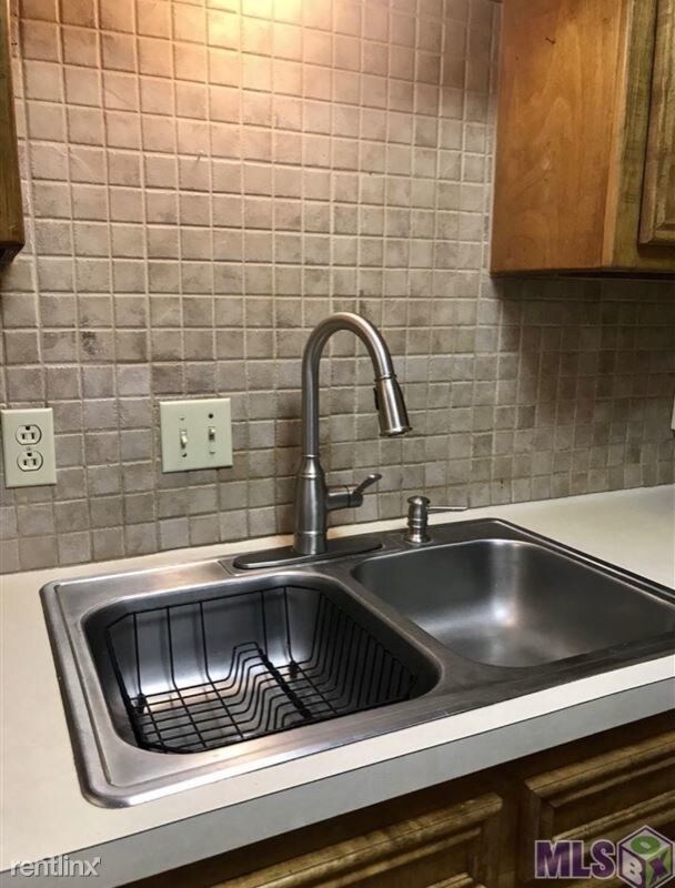 Foto del edificio - 3 br, 2 bath Townhome - 5133 Sleepy Hollow Dr