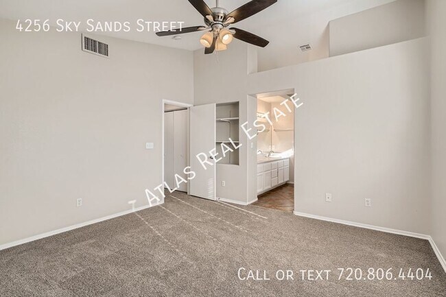 Foto del edificio - AVAILABLE NOW| 5 Bedroom Home in Southwest...