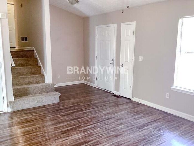 Building Photo - 107 Lake Terrace